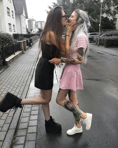 lesbianasslick|lesbian.